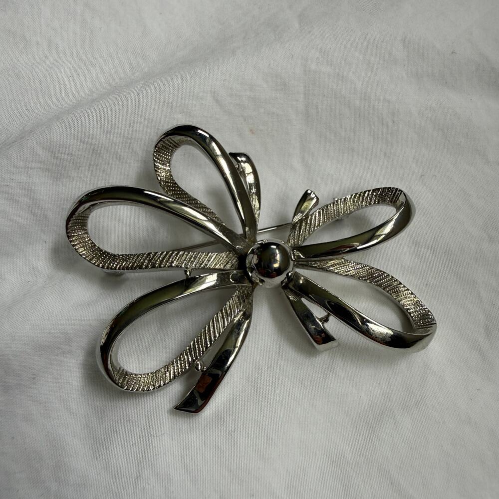 Vintage Silver Tone Bow Brooch Textured High Polish Classic Pin Retro Chic